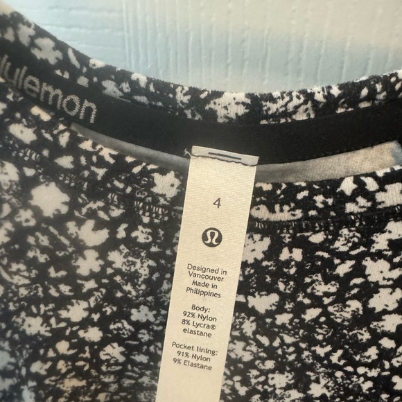 lulu lemon black long sleeve shirt with print size 4 - Picture 3 of 4